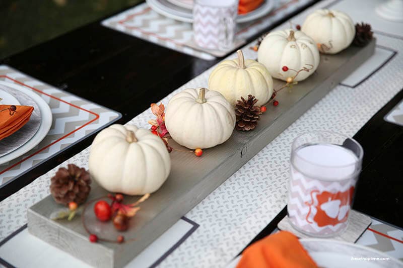 Thanksgiving tablescape + free printables on iheartnaptime.com 