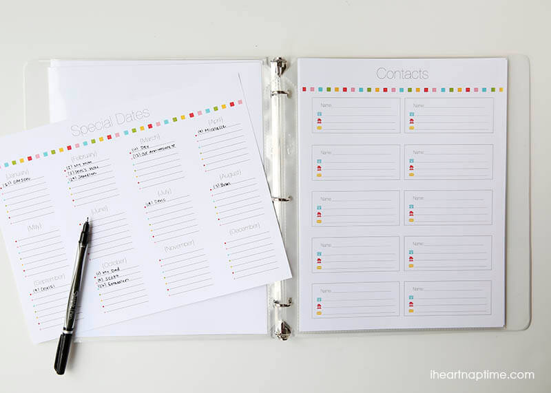 Free printable family planner on iheartnaptime.com ...includes free printables and tips to help you get organized this year! 