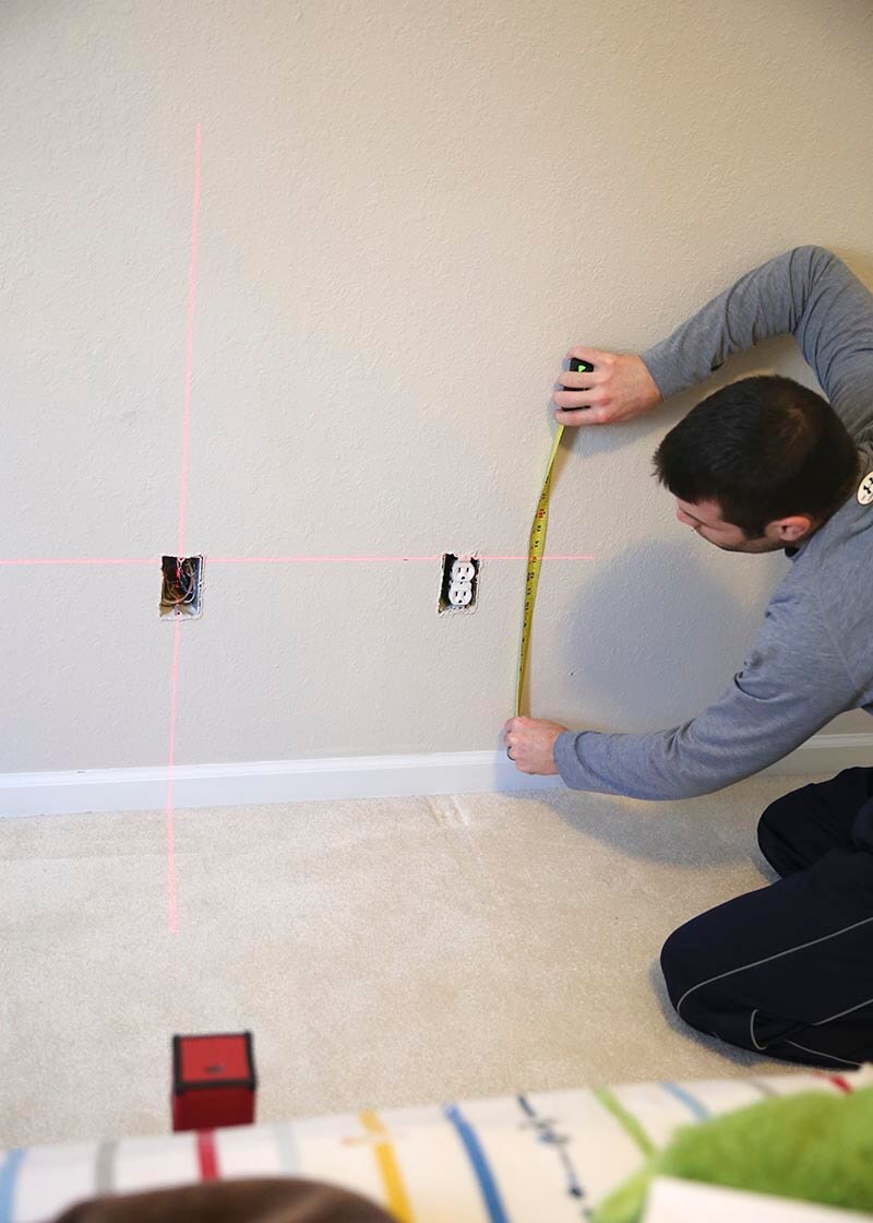 Measuring lines for a striped wall