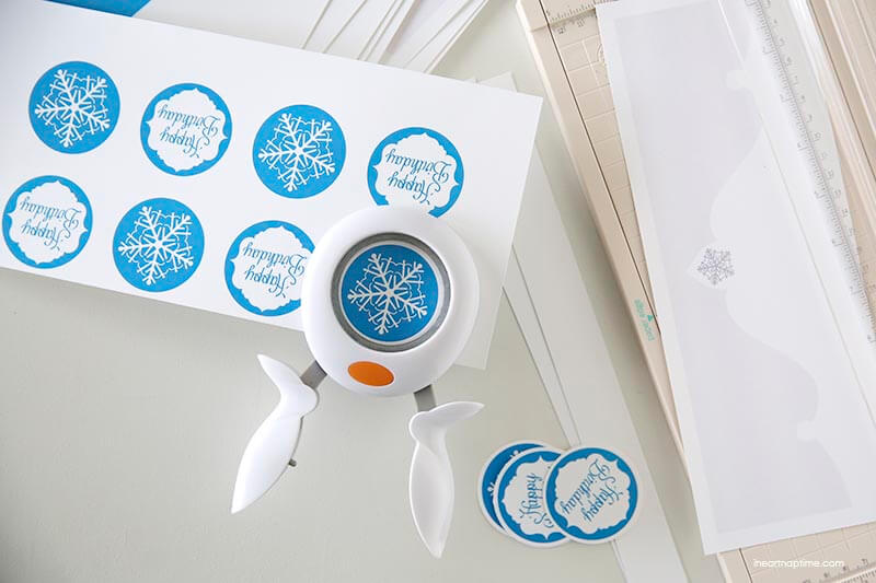 DIY Frozen party ideas on a budget + free printables -perfect for any princess party!