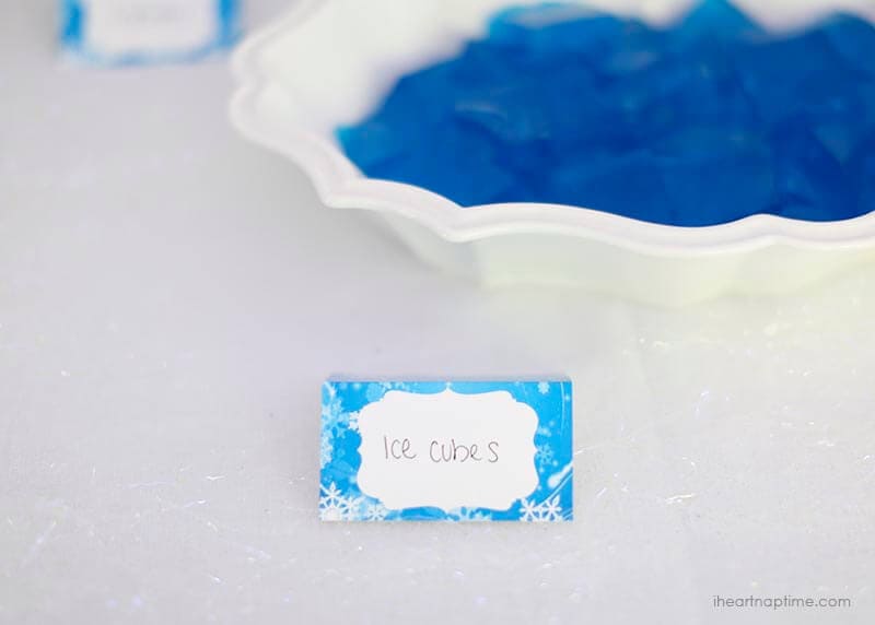 DIY Frozen party ideas on a budget + free printables -perfect for any princess party!