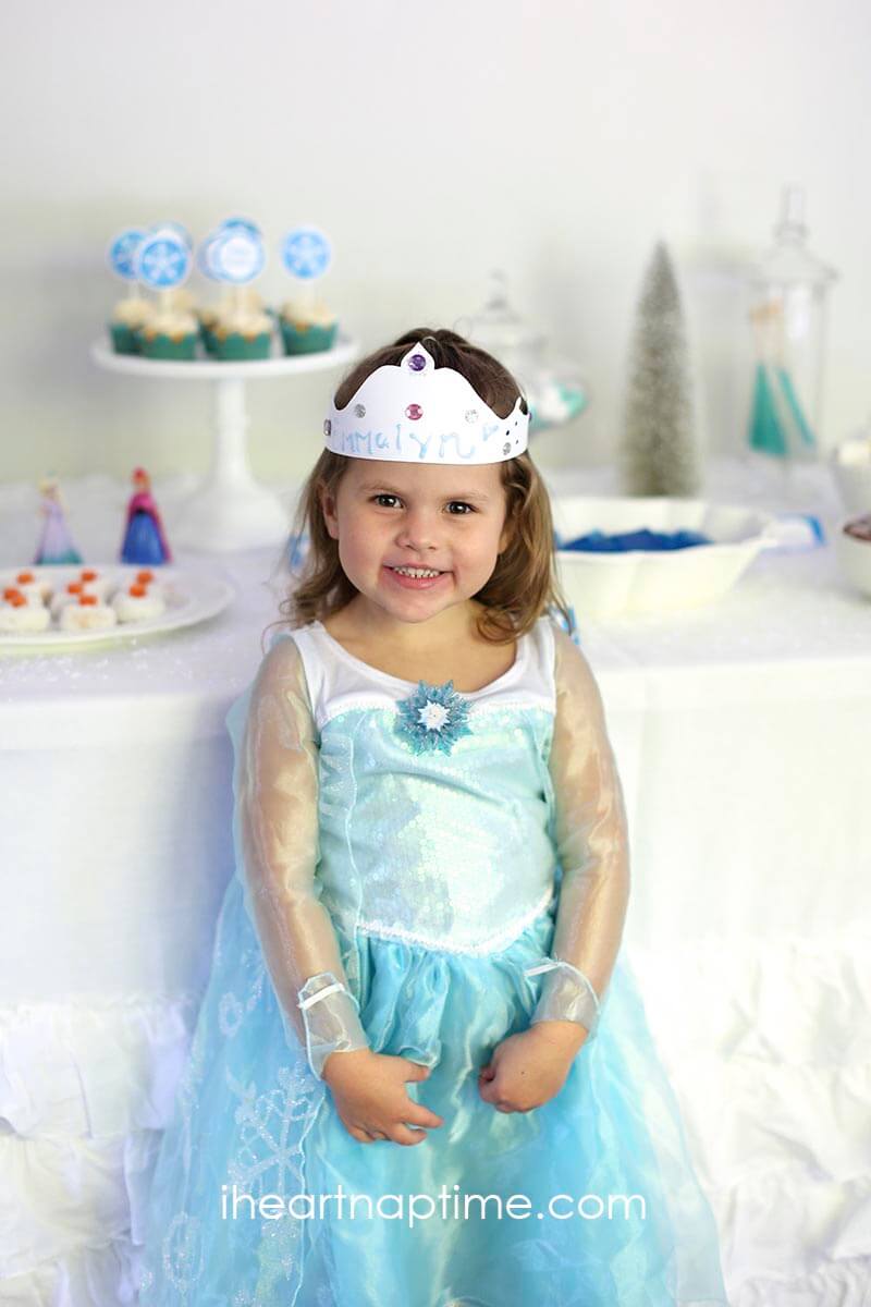 DIY Frozen party ideas on a budget + free printables -perfect for any princess party!