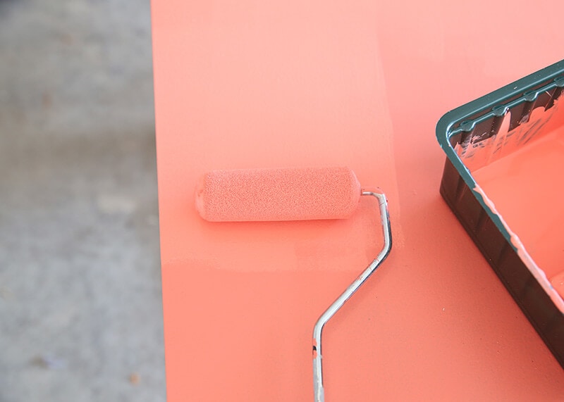 DIY chalk paint desk makeover on iheartnaptime.com