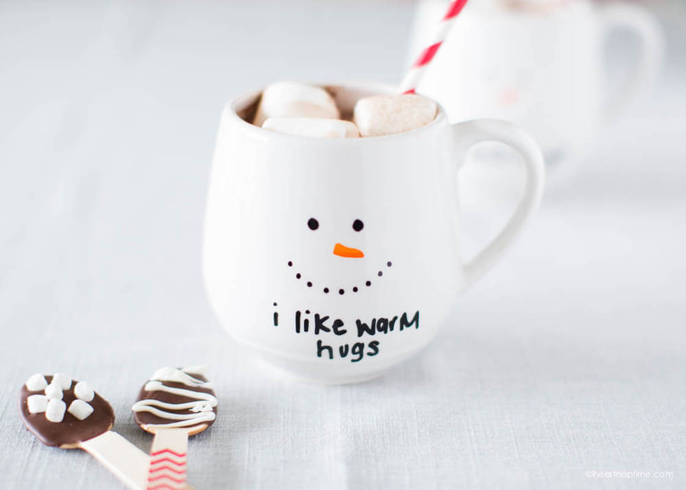 I like warm hugs mug gift - get the instructions at iheartnaptime.com