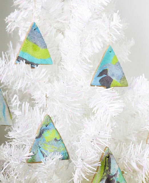 Marbled Salt Dough Ornaments - an easy, family-friendly crafty that features the addition of coloring and marbling dough to create modern and trendy tree ornaments.