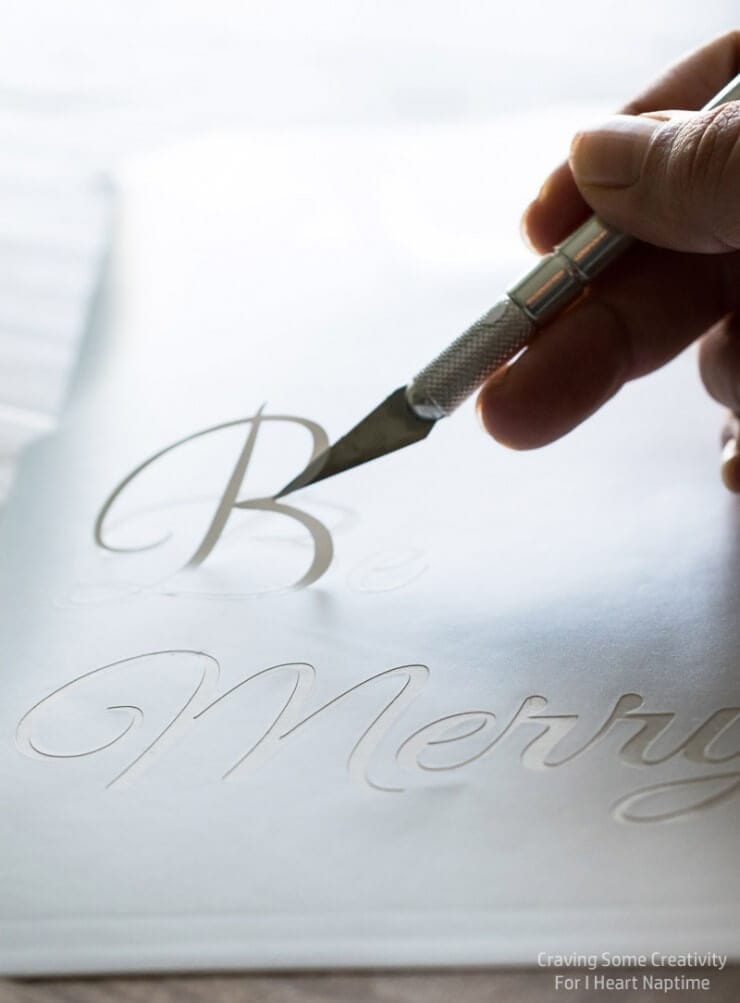 Christmas Stenciled Kitchen Towels - the perfect DIY to bring some holiday cheer into your kitchen!