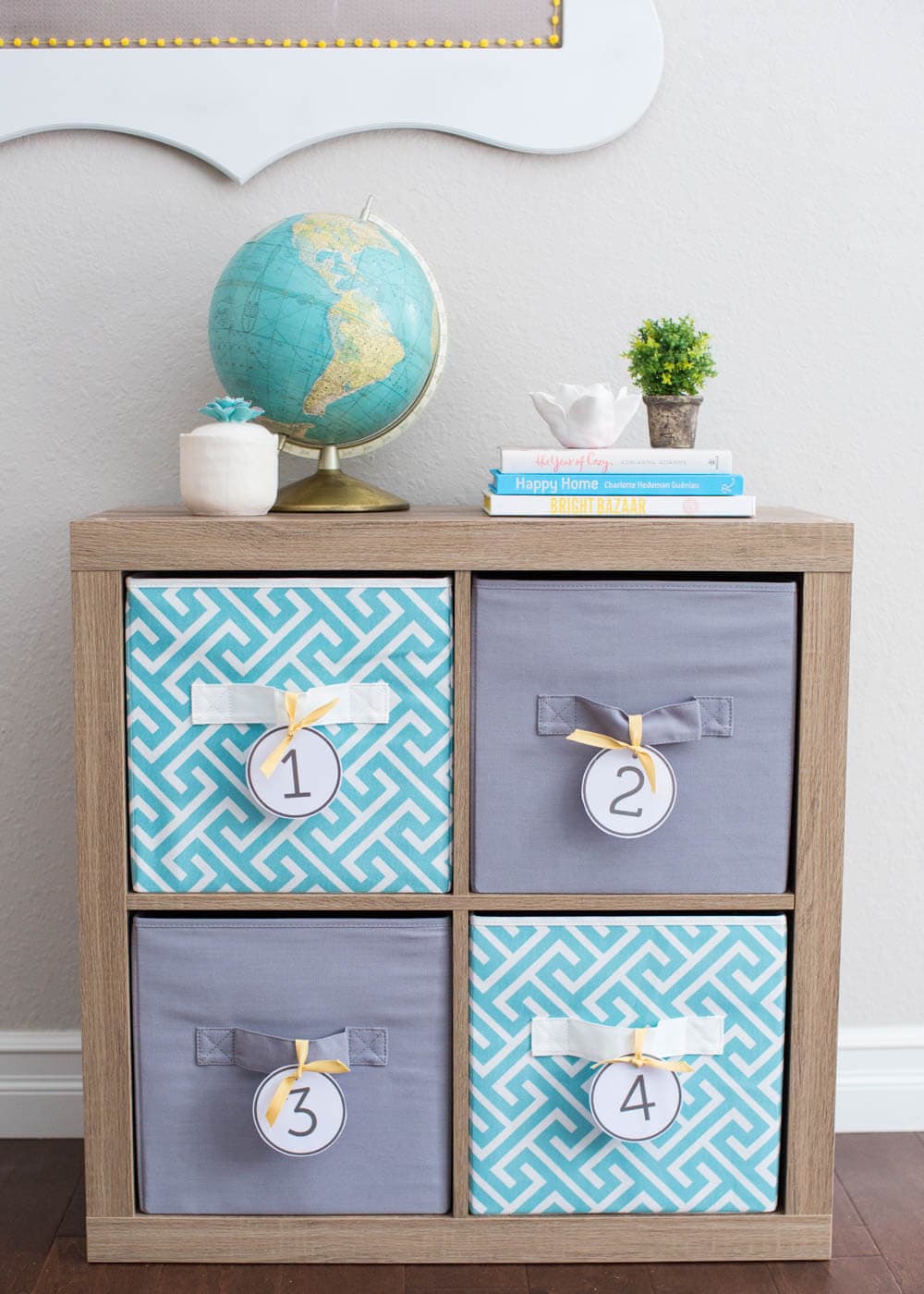 Free Printable Alphabet Circles - perfect for organizing your totes and boxes at home!