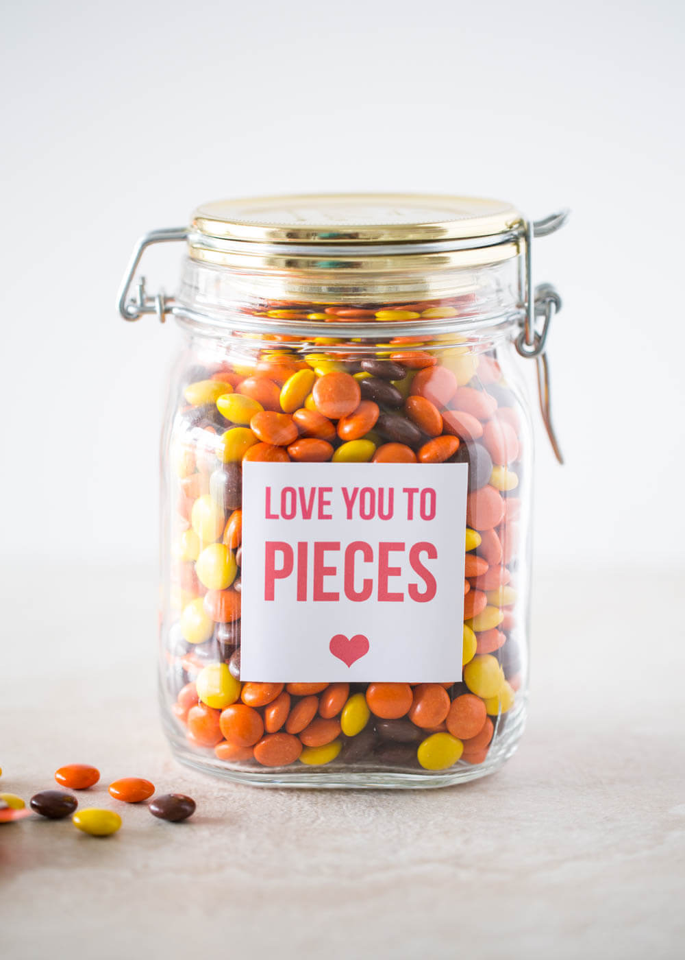 Reese's Valentine Printables - download for free for a cute and easy Valentine's gift!