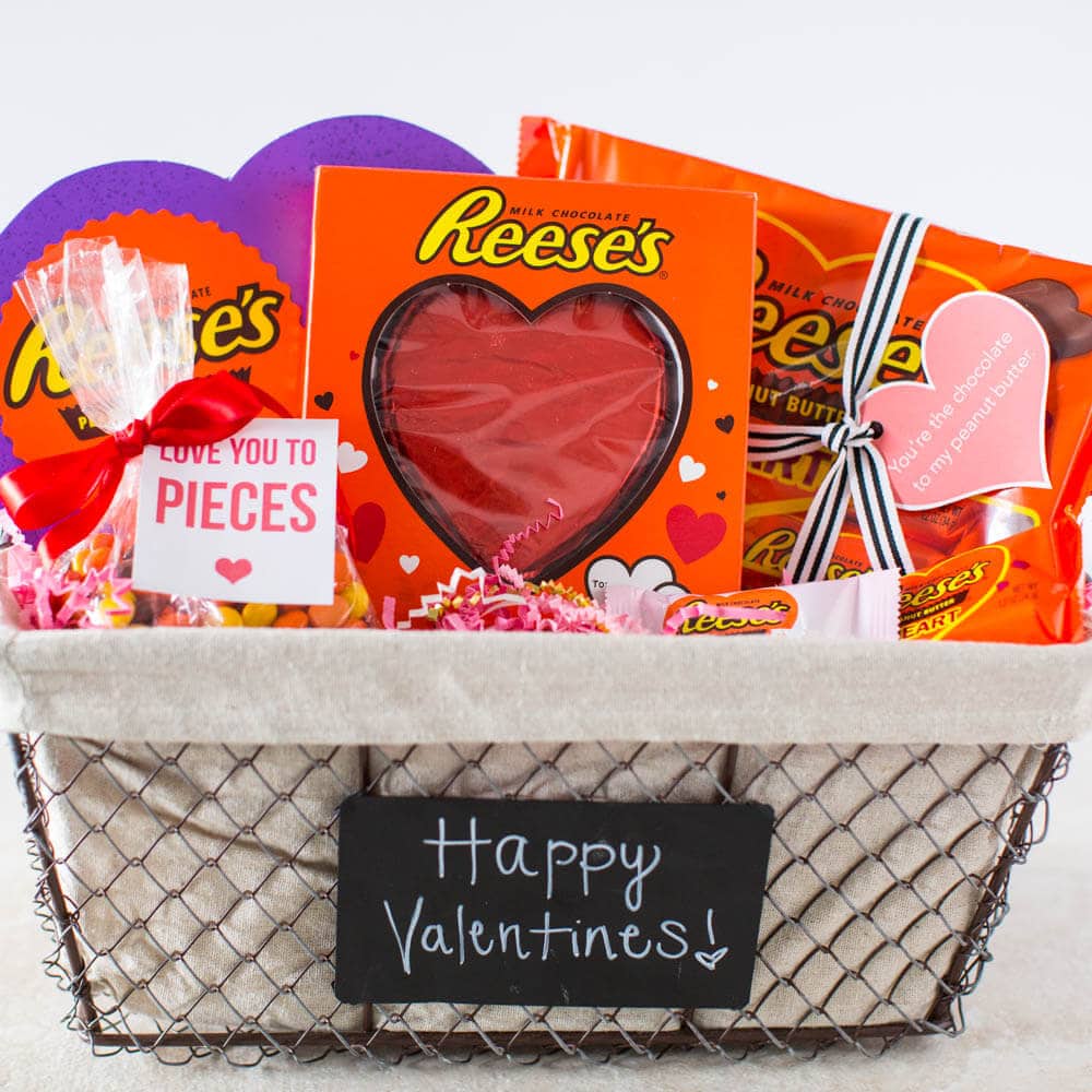 Reese's Valentine Printables - download for free for a cute and easy Valentine's gift!