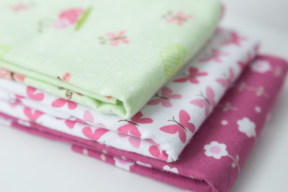 Simple Baby Burp Cloths - an easy, adorable, and quick sewing project for the newest little one in your life