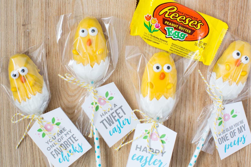 Easter Chick Treats - the most adorable candy chicks made from a Reese's egg! These are so easy to make and the kids will love helping make these cuties.