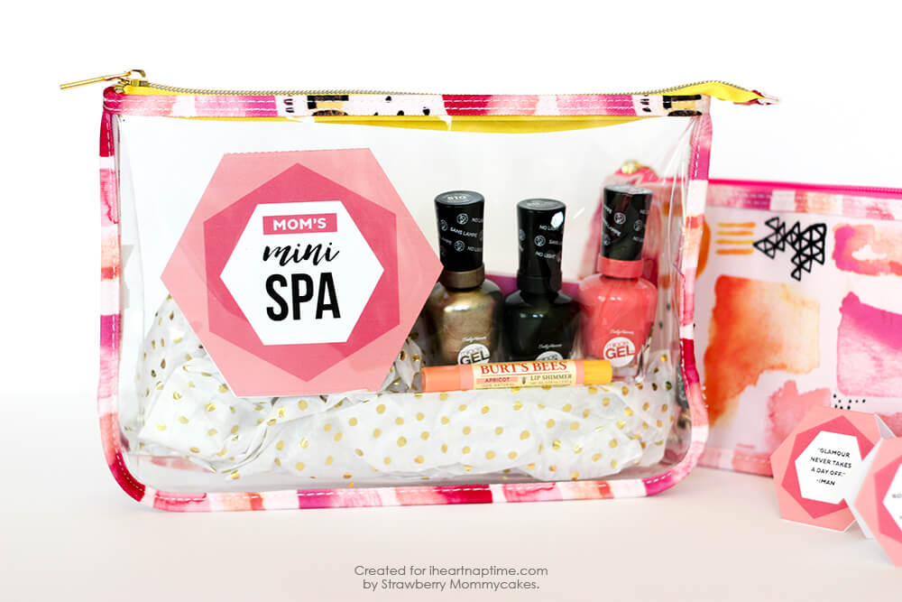 Mother's Day Mini Spa Printables - so easy to print off and stick in a cute makeup case!