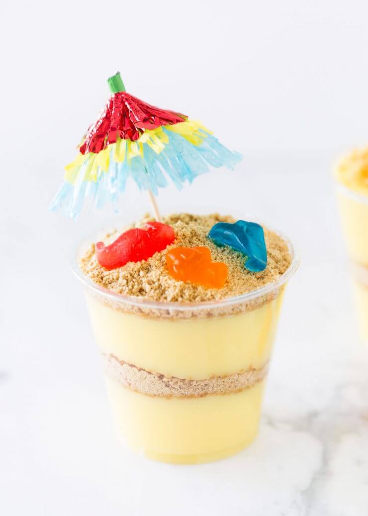 Beach pudding cups -SO cute! Perfect for a summer party. 