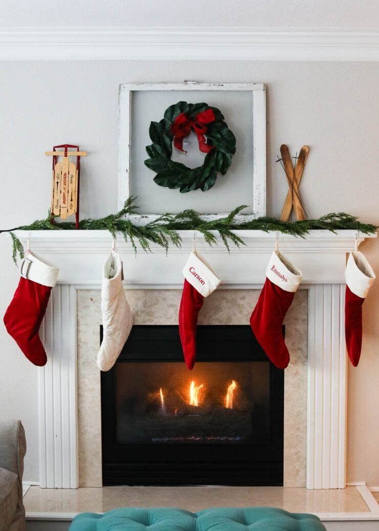 2016 Holiday home tour on iheartnaptime.net -Christmas fireplace