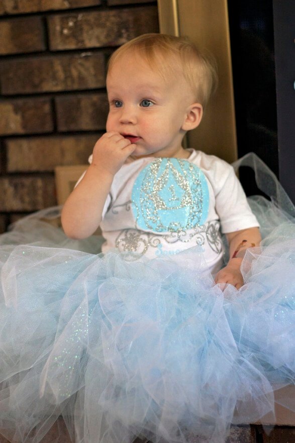 Pretty Princess Birthday Outfit + DIY First Birthday Shirt and Party Hat - plus 15 other birthday outfit ideas to make your little one unbelievably adorable on the Big Day!