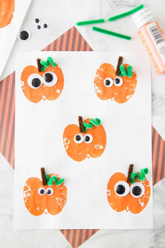 Paper Pumpkins (Fall and Halloween Craft for Kids) - Crafting