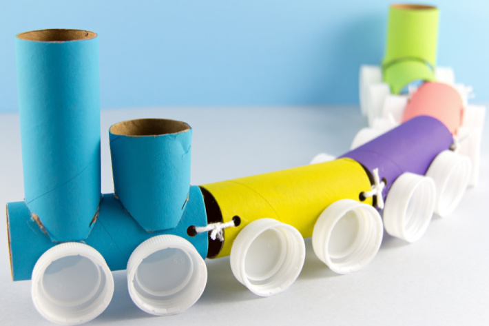 Fun Indoor Activities for Kids at Home...fantastic ideas to help keep your little ones busy all afternoon. Creative and fun activities that everyone will love. Toilet Paper Roll Train Indoor activity for kids