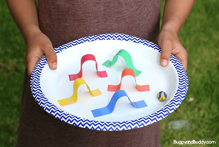 Fun Indoor Activities for Kids at Home...fantastic ideas to help keep your little ones busy all afternoon. Creative and fun activities that everyone will love. Marble Maze on Paper Plate