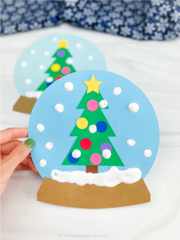 Puffy snow painted snowglobe