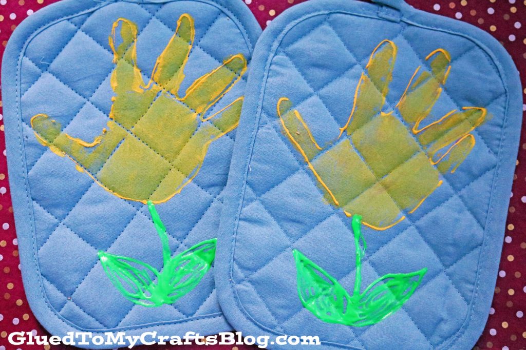 Handprint Oven Flower Mit- Mother's Day Craft